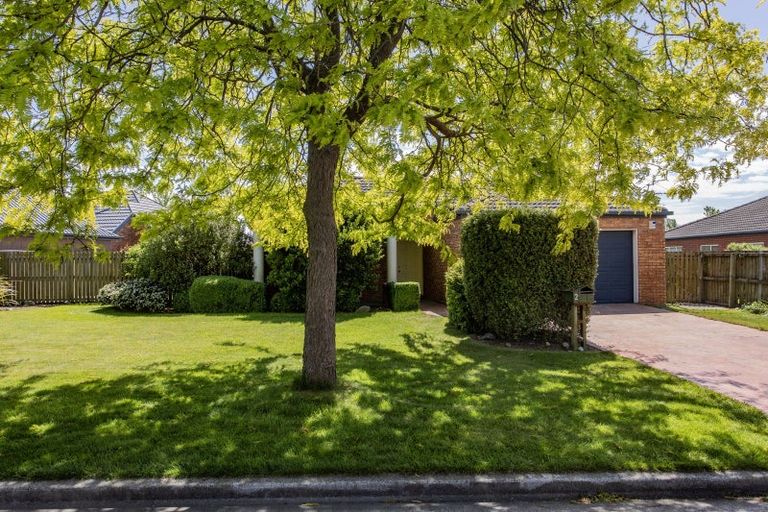 Photo of property in 2 Gerald Beattie Lane, Rangiora, 7400