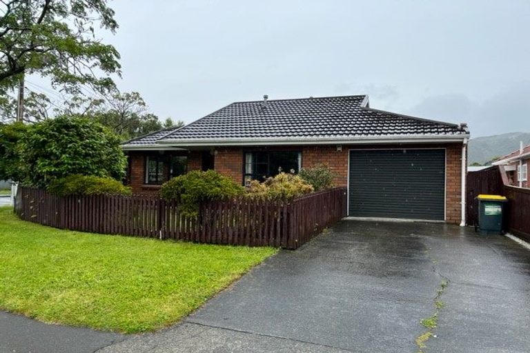 Photo of property in 15 Vincent Street, Waterloo, Lower Hutt, 5011