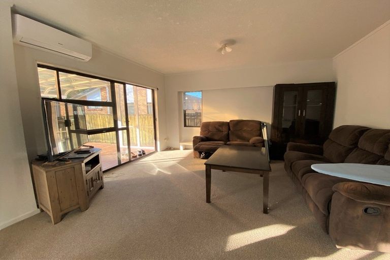 Photo of property in 2/133 Ennis Avenue, Pakuranga Heights, Auckland, 2010
