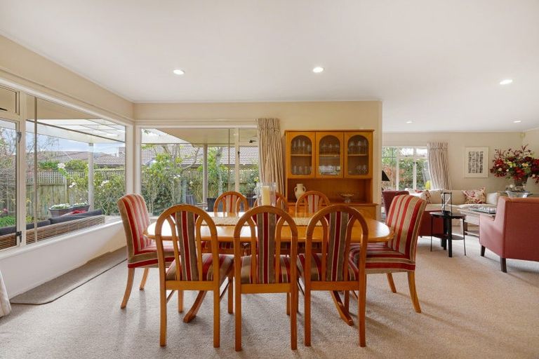 Photo of property in 2 Fulford Place, Havelock North, 4130