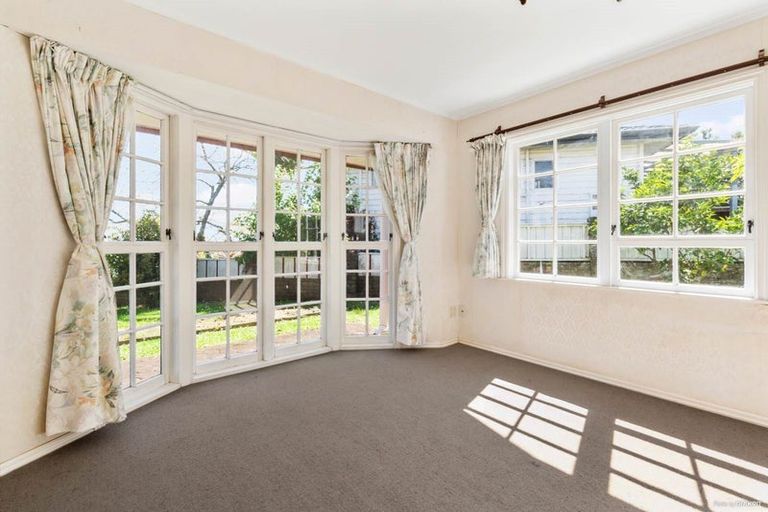 Photo of property in 5 Diosma Place, Botany Downs, Auckland, 2010