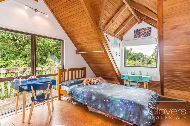 Photo of property in 789a Scenic Drive, Henderson Valley, Auckland, 0612