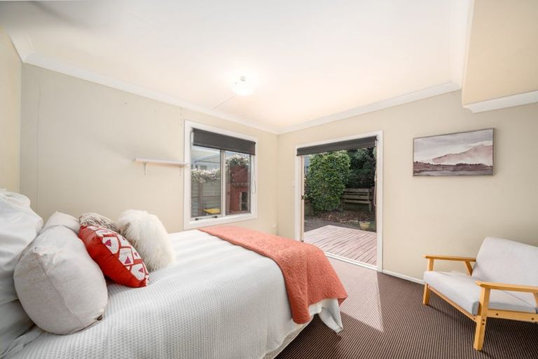 Photo of property in 40 Lincoln Avenue, Tawa, Wellington, 5028