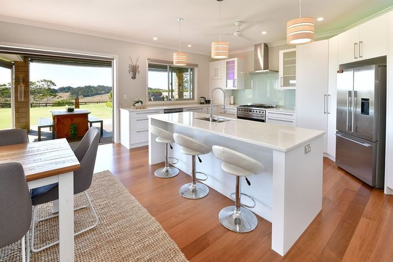 Photo of property in 10 Joblin Road, Wainui, Silverdale, 0994