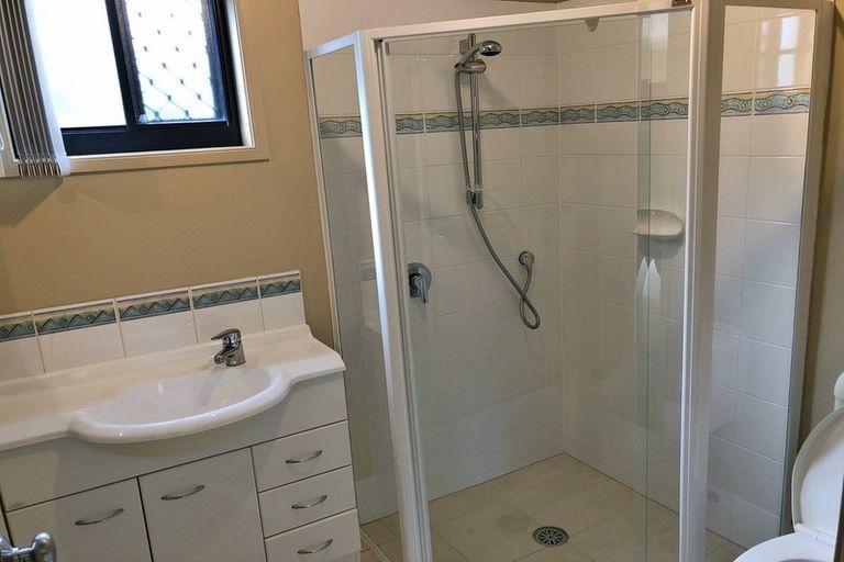 Photo of property in 6a Voyager Drive, Gulf Harbour, Whangaparaoa, 0930