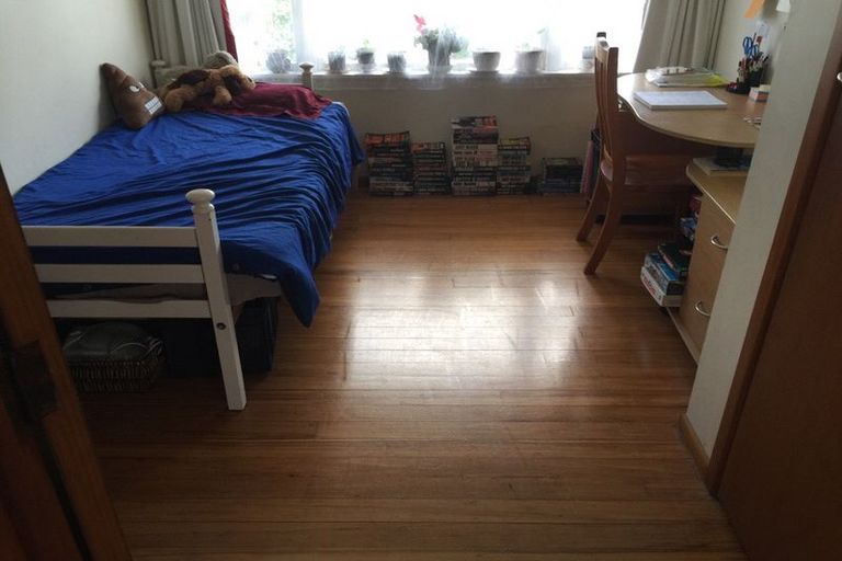 Photo of property in 3179 Great North Road, New Lynn, Auckland, 0600