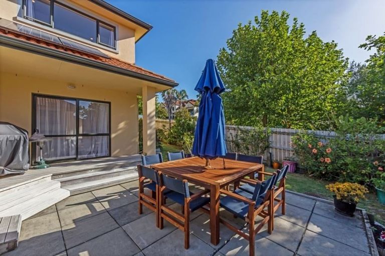 Photo of property in 46 Parkwood Crescent, Gulf Harbour, Whangaparaoa, 0930