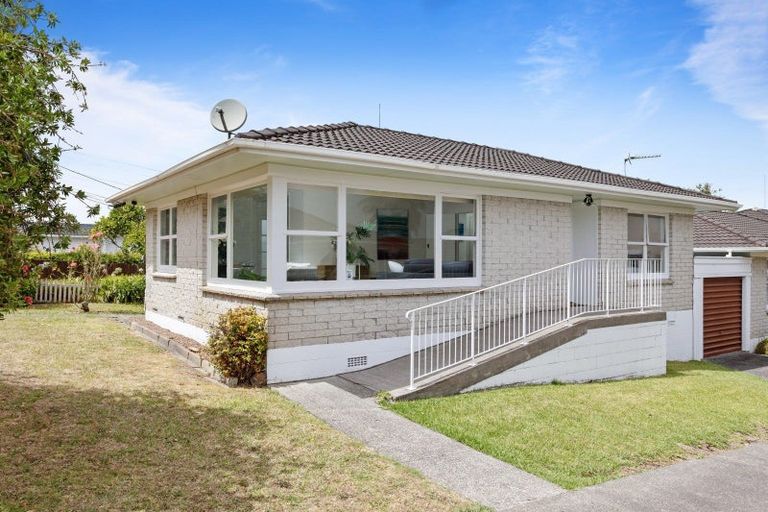 Photo of property in 1/10a Walter Street, Hauraki, Auckland, 0622