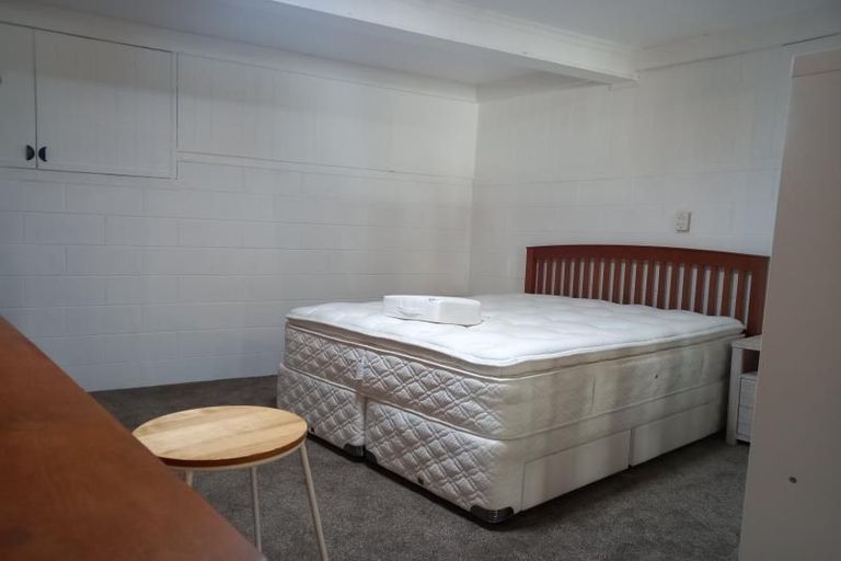 Photo of property in 174 Huatoki Street, Upper Vogeltown, New Plymouth, 4310