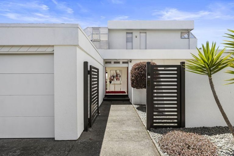 Photo of property in 100 Bramley Drive, Farm Cove, Auckland, 2012
