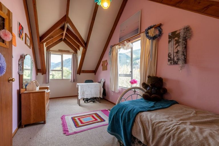 Photo of property in 5 Grey Street, Murchison, 7007