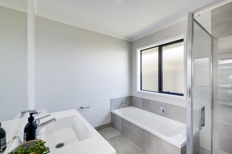 Photo of property in 15 Hikawera Drive, Frimley, Hastings, 4120