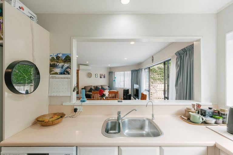 Photo of property in 28 Kentucky Way, Awapuni, Palmerston North, 4412