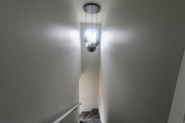 Photo of property in 3d Datura Place, Sunnynook, Auckland, 0620