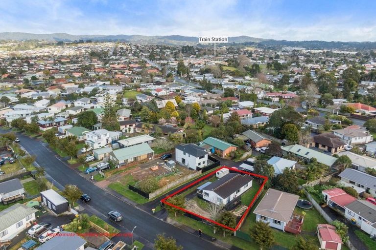 Photo of property in 9 Riserra Drive, Ranui, Auckland, 0612