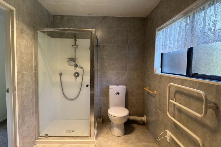 Photo of property in 1/15 Mandica Place, Sunnynook, Auckland, 0632