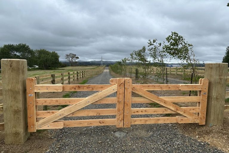 Photo of property in 231 Nixon Road, Taupaki, Henderson, 0782