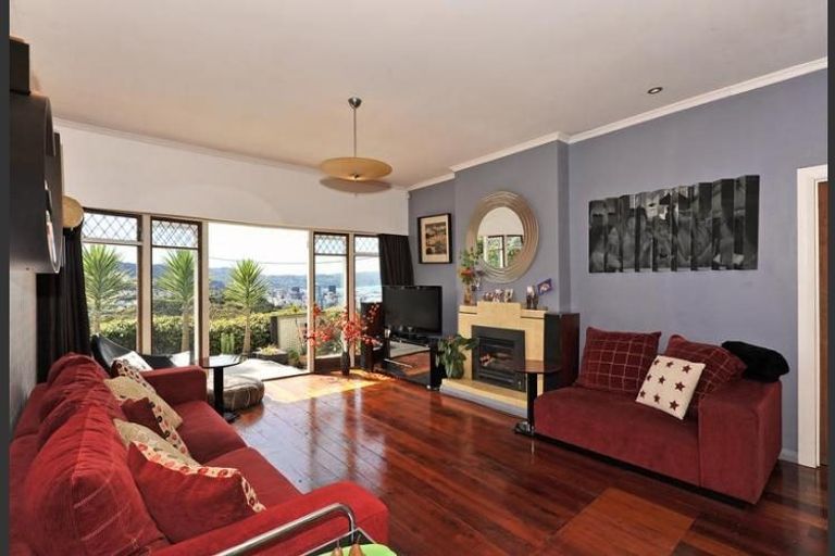 Photo of property in 10 Brooklyn Terrace, Brooklyn, Wellington, 6021