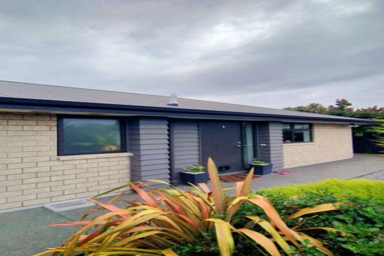 Photo of property in 1/7 Arosa Place, Parklands, Christchurch, 8083