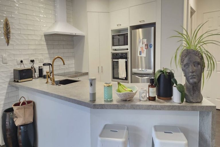 Photo of property in 38 Esther Place, Red Beach, 0932