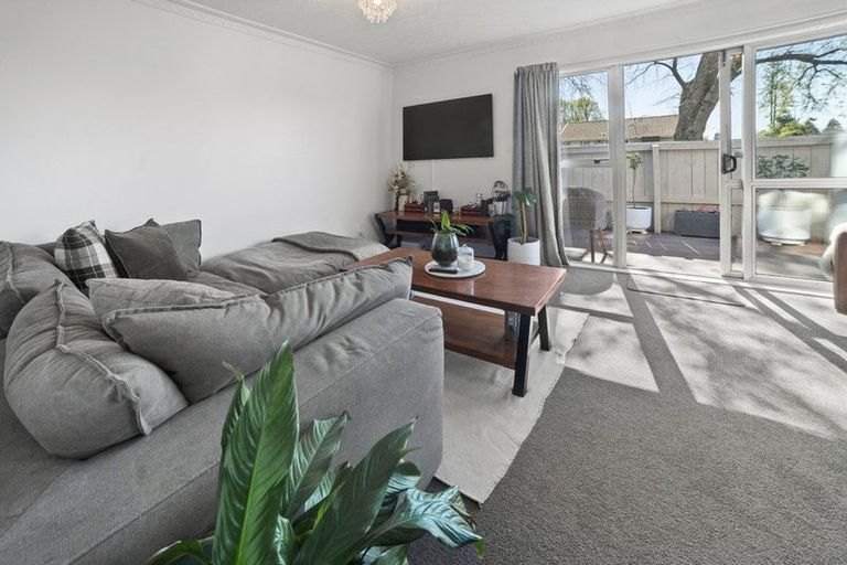 Photo of property in 1/649 Main North Road, Belfast, Christchurch, 8051