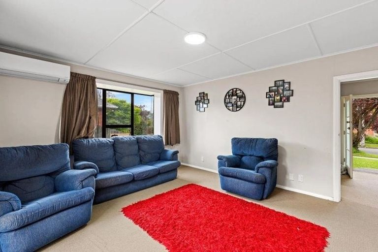 Photo of property in 42 Attlee Crescent, Bryndwr, Christchurch, 8053