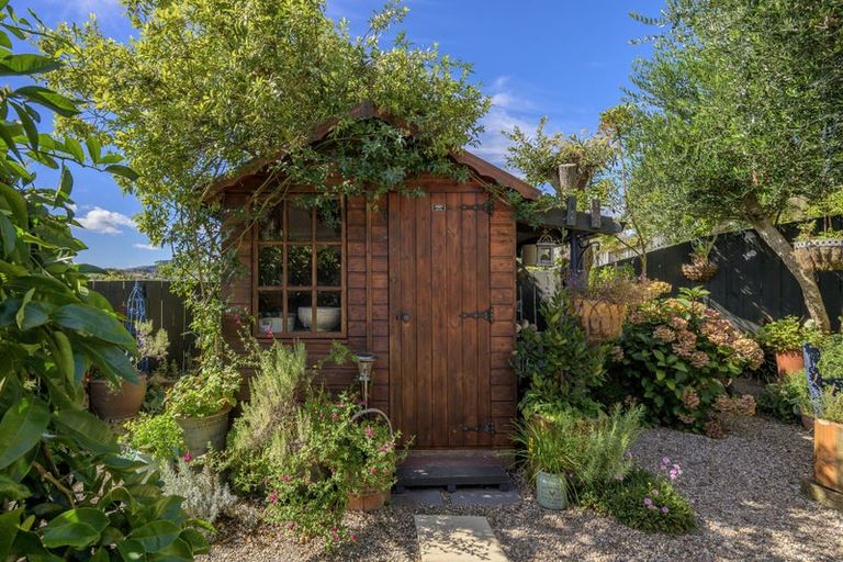 Photo of property in 14 Waipuna Grove, Welcome Bay, Tauranga, 3112