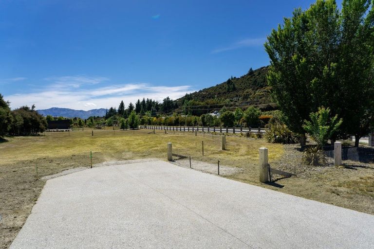 Photo of property in 2 Mount Linton Avenue, Wanaka, 9305