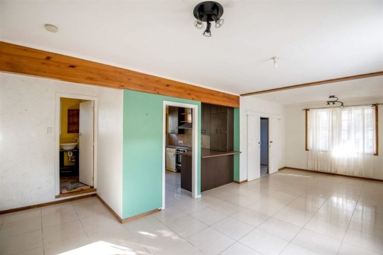 Photo of property in 15 Catalina Crescent, Forrest Hill, Auckland, 0620