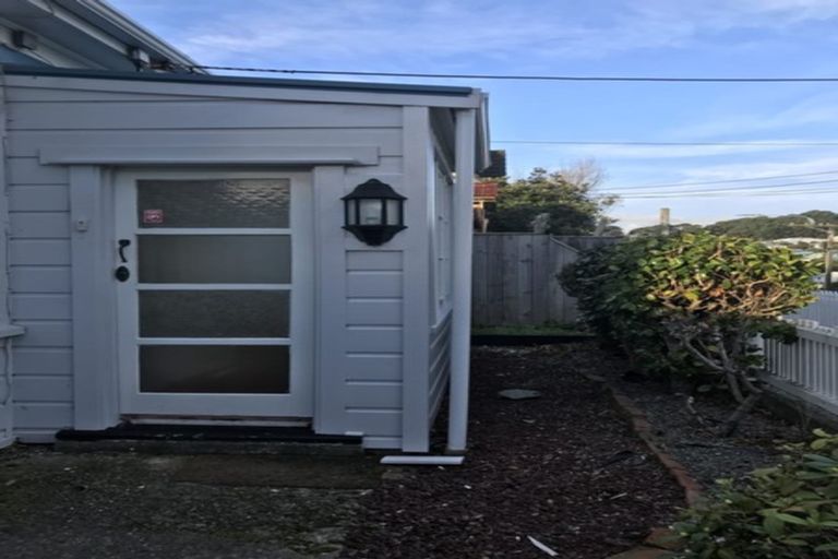 Photo of property in 92 Britomart Street, Berhampore, Wellington, 6023