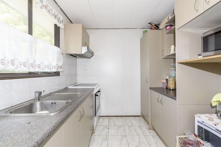 Photo of property in 1/12 Cameron Place, Ranui, Auckland, 0612