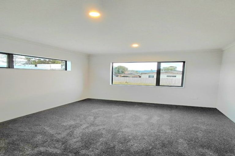 Photo of property in 383b West Coast Road, Glen Eden, Auckland, 0602