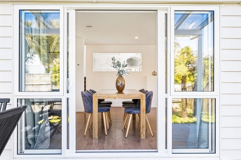 Photo of property in 28 Shah Place, Glen Eden, Auckland, 0602