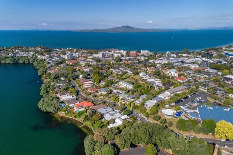 Photo of property in 2 Manurere Avenue, Takapuna, Auckland, 0622