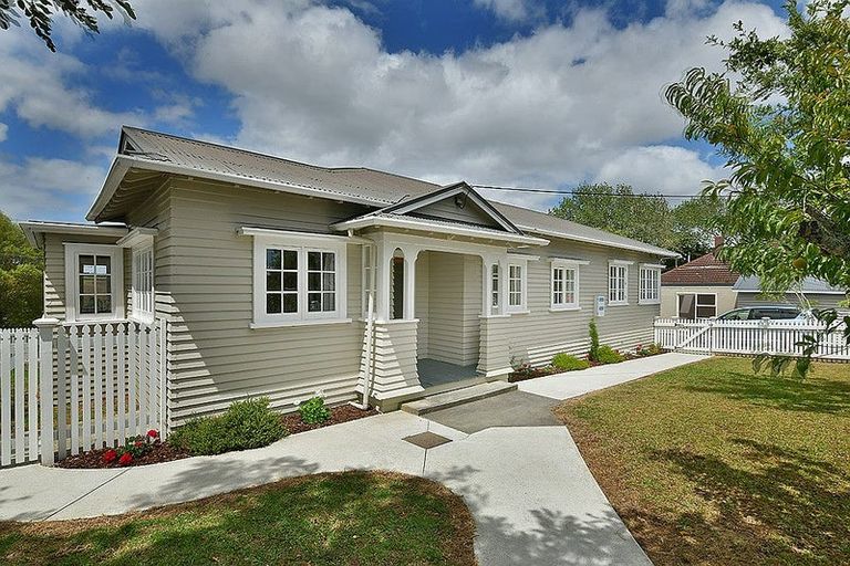 Photo of property in 72 Garfield Road, Helensville, 0800
