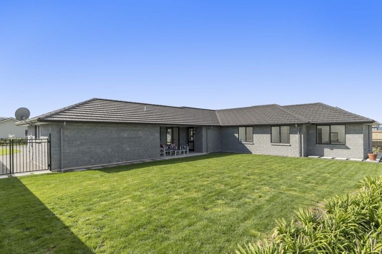 Photo of property in 15 Greystone Place, Omokoroa, 3114