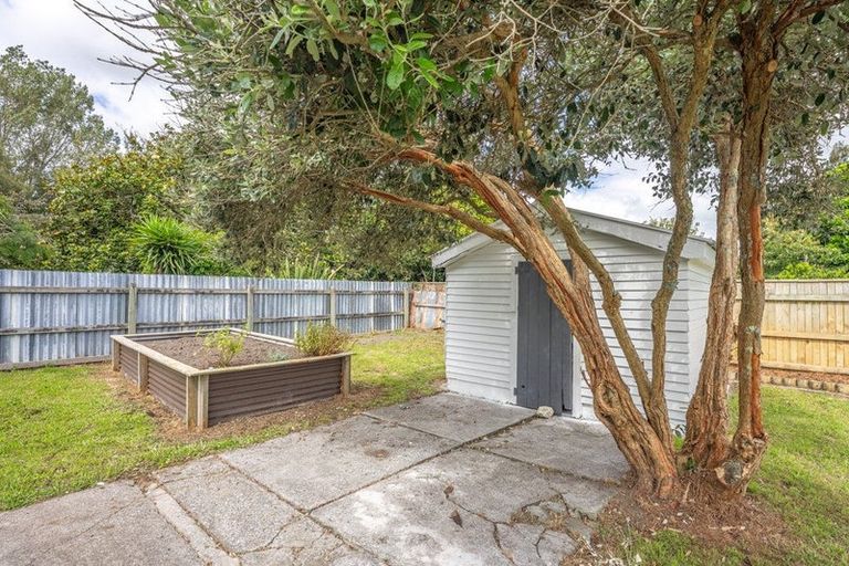 Photo of property in 12 Domain Road, Otaki, 5512