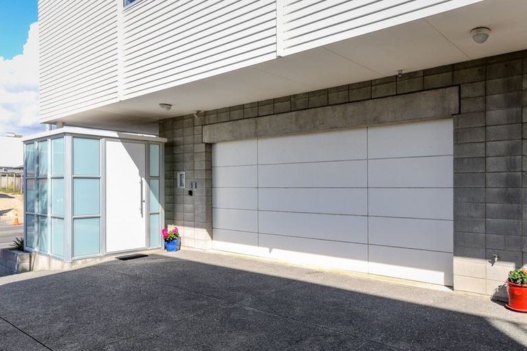 Photo of property in 147a Molesworth Street, New Plymouth, 4312