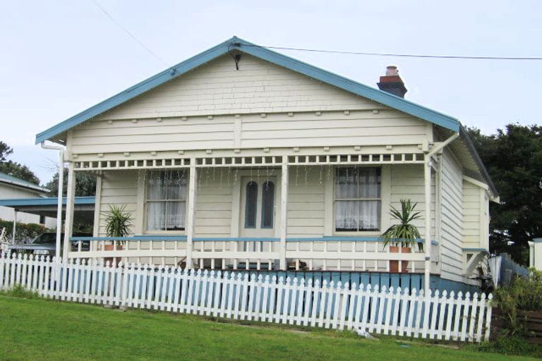Photo of property in 5 Puriri Street, Helensville, 0800