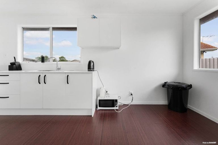 Photo of property in 8 Vetori Place, Clover Park, Auckland, 2023