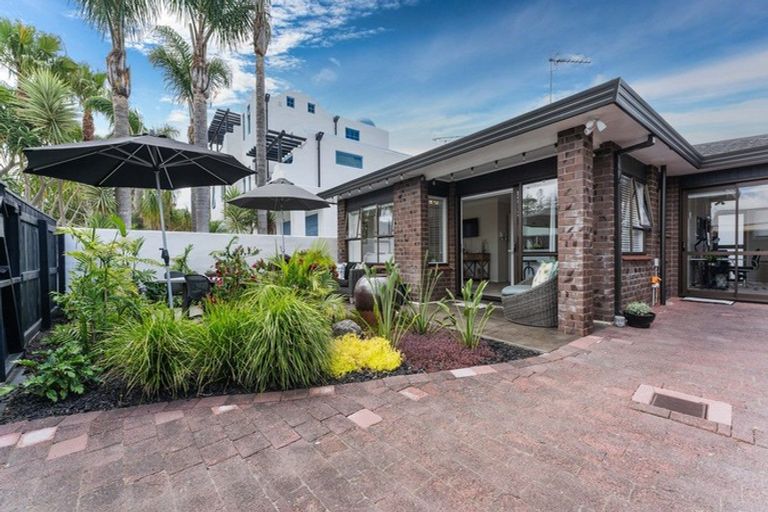 Photo of property in 2a Empire Road, Orewa, 0931