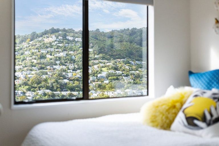 Photo of property in 25 John Witton Drive, Crofton Downs, Wellington, 6035