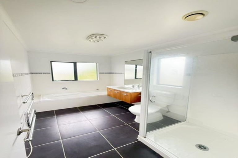 Photo of property in 26 Coachman Drive, Flat Bush, Auckland, 2016