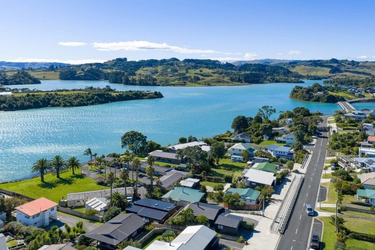 Photo of property in 6 Opotoru Road, Raglan, 3225
