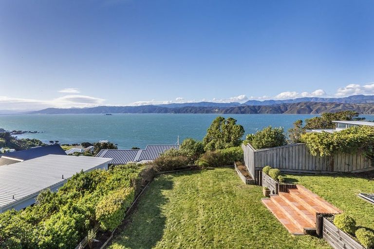 Photo of property in 124 Seatoun Heights Road, Seatoun, Wellington, 6022