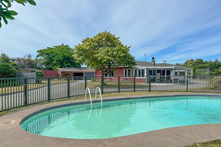 Photo of property in 258 High Street North, Carterton, 5713