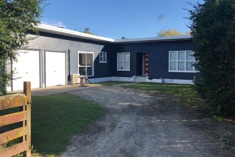 Photo of property in 9 Rangatira Road, Te Karaka, 4022