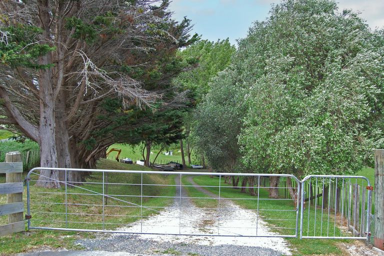 Photo of property in 1104 Oneriri Road, Kaiwaka, 0573