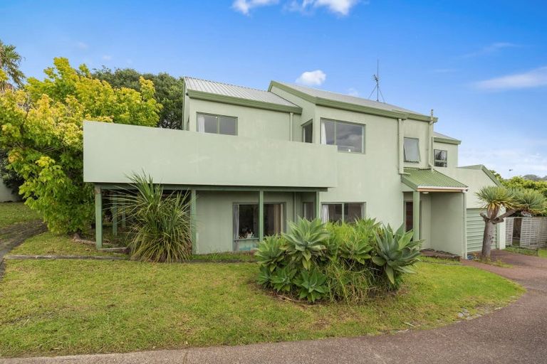 Photo of property in 77 Caribbean Drive, Unsworth Heights, Auckland, 0632