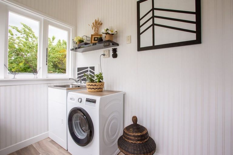 Photo of property in 6 Empire Street, Dannevirke, 4930